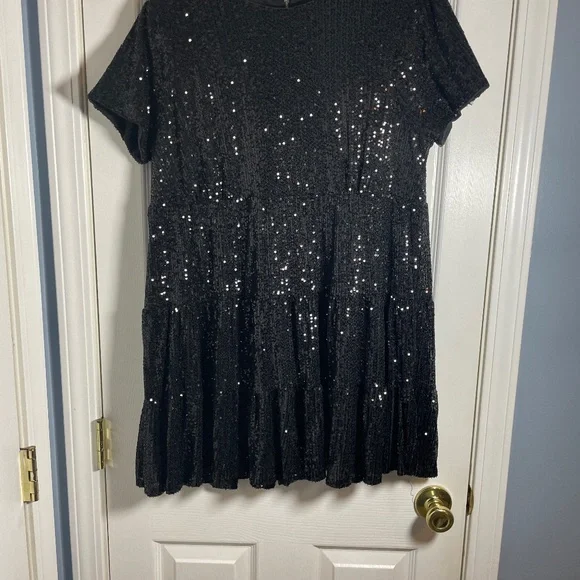 Women’s Lulus Black Sequin Size Large - Picture 1 of 3